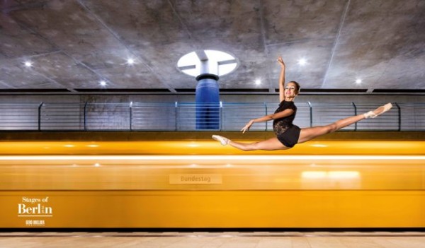 Fotoprojekt "Stages of Berlin" mit Ballett-Tänzerinnen in Berlin von Fotograf und Filmer Gero Breloer. Januar 2017: Jolanda Kühne springt im U-Bahnhof Bundestag im Ortsteil Tiergarten in die Luft. Der Rohbau wurde bereits 1994 zusammen mit dem Tiergartentunnel erstellt und bis zur Eröffnung der U-Bahn Linie 55 zwischen Hauptbahnhof und Brandenburger Tor im Jahr 2009 als Veranstaltungsort oder für Filmaufnahmen genutzt. Foto: Gero Breloer/ www.breloer.com