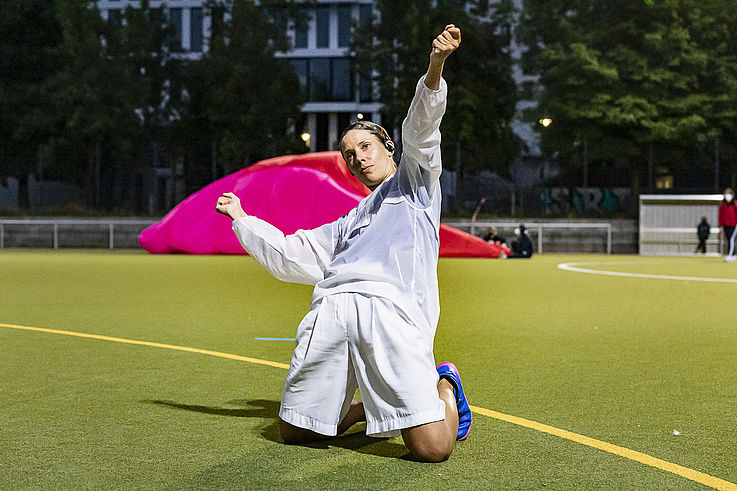 Tanz im August 2021: Breathe – Zauber auf dem Sportplatz
