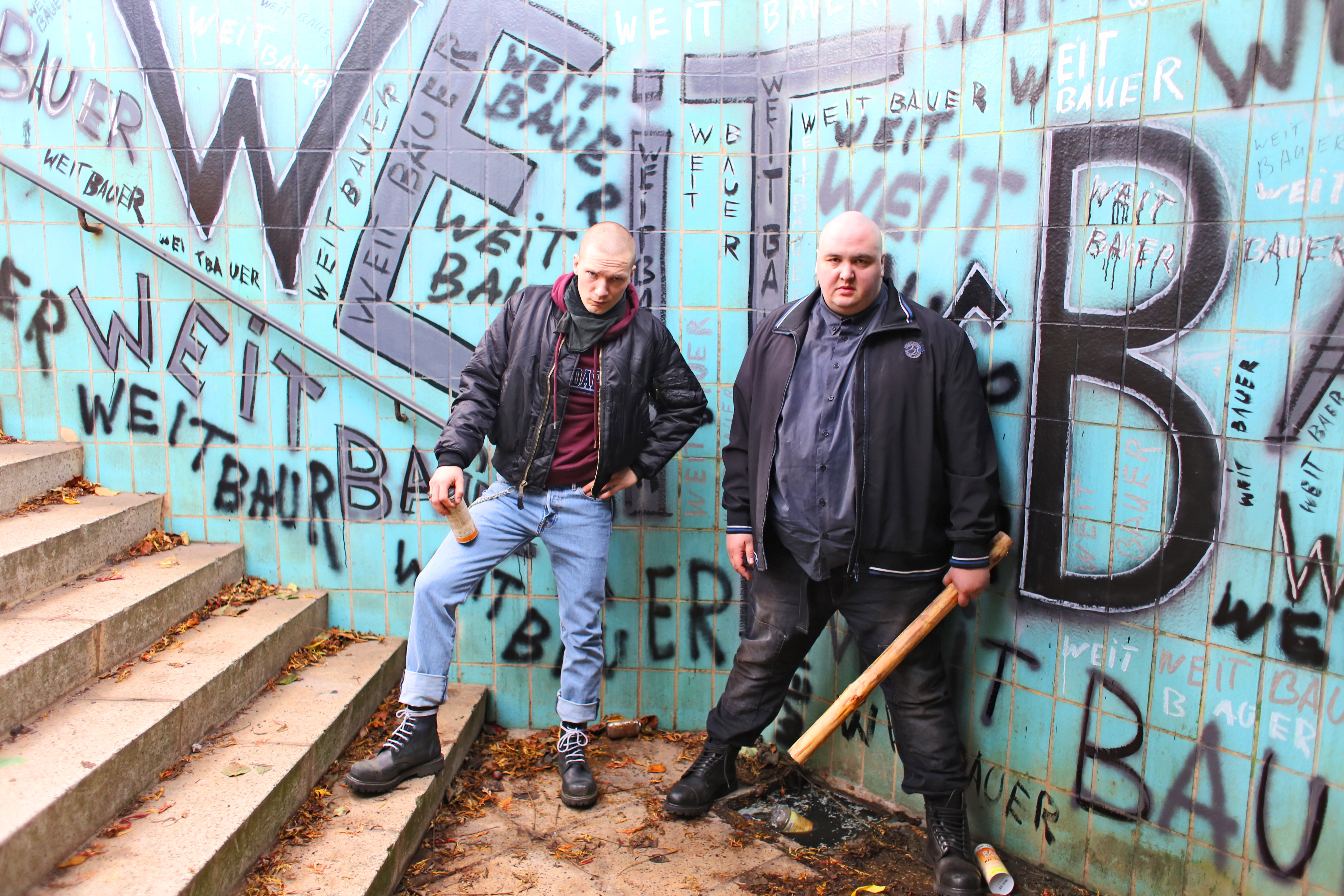 Johnny (Jacob Matschenz) und Kalle (Daniel Zillmann) haben es nicht so mit der Rechtschreibung © X-Verleih